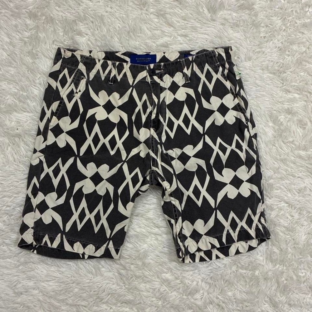 Preppy Scotch & Soda black + white patterned shorts